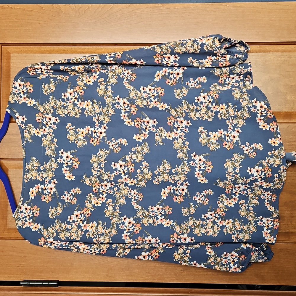 West Kei Front Tie Blouse - Picture 4 of 5